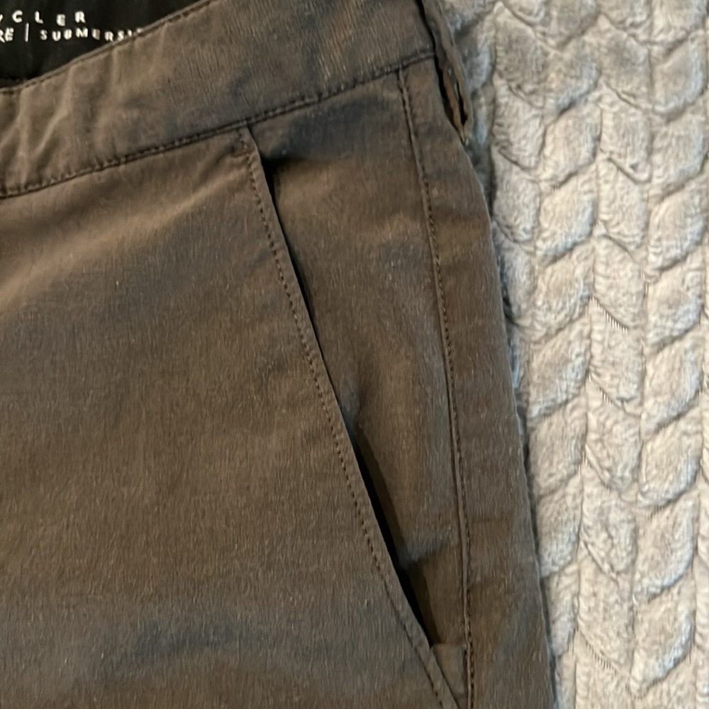 Billabong Shorts - Picture 3 of 10